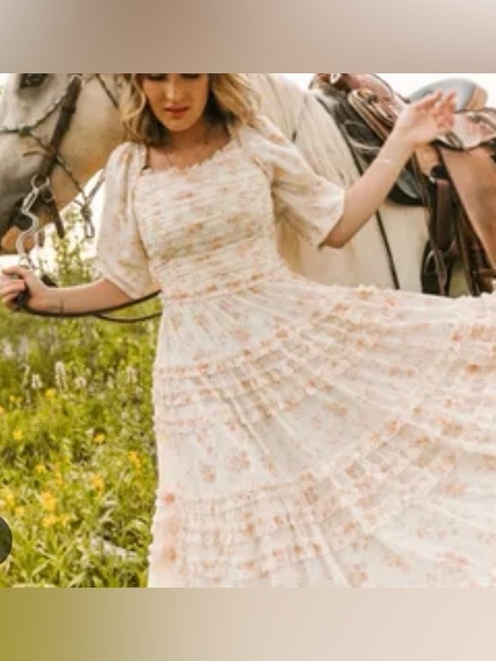 Ivy City Co Dresses & Skirts - Ivy City Co Cream Aniston dress